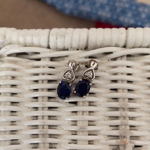 Jewelry - Sapphire earrings